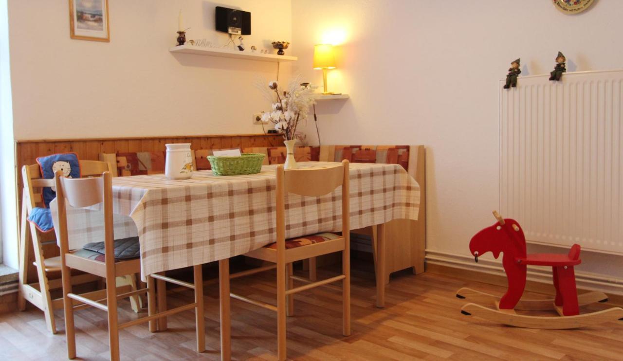 Ferienwohnung Familienwohnung Kropelin Exterior photo